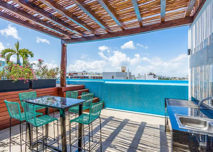 With Roof Pool Half Block To 5th Ave *