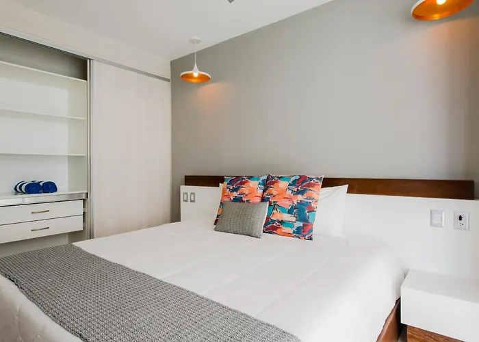 Сasa de vacaciones With Roof Pool Half Block To 5th Ave